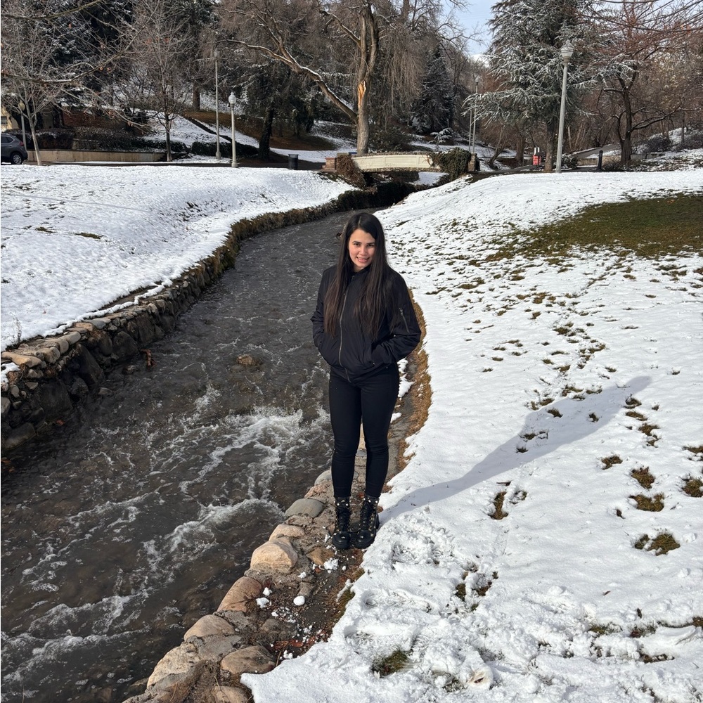 Meet your Posher, Ana Maria